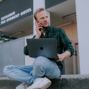 jonas-schindler-NcmWYmioULk-unsplash